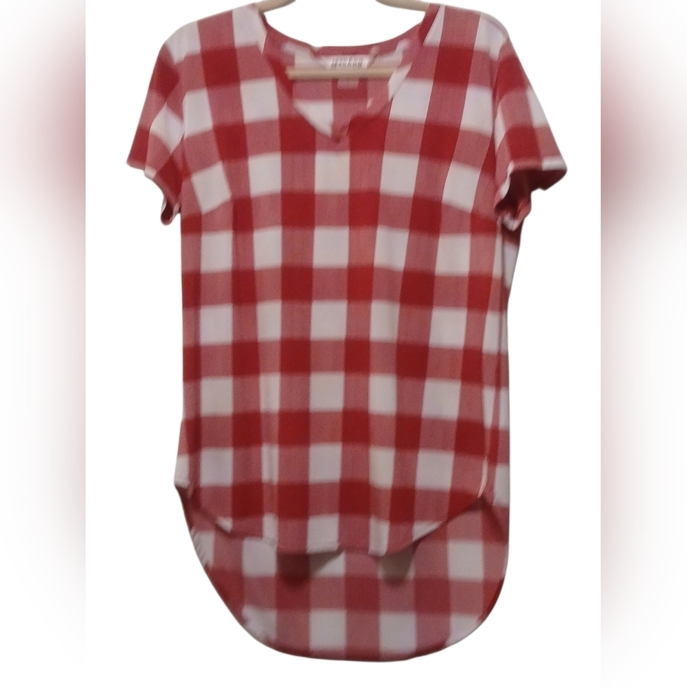 Peter Nygard- NWT, Red & White Checkered Short Sleeve Top, V-Neck, Size Small - Picture 10 of 10